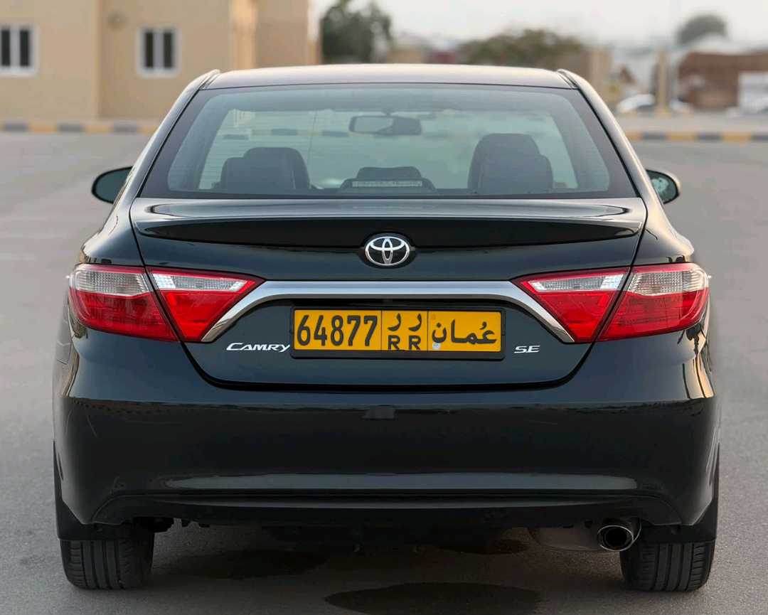 Car Image 2017 TOYOTA CAMRY SE