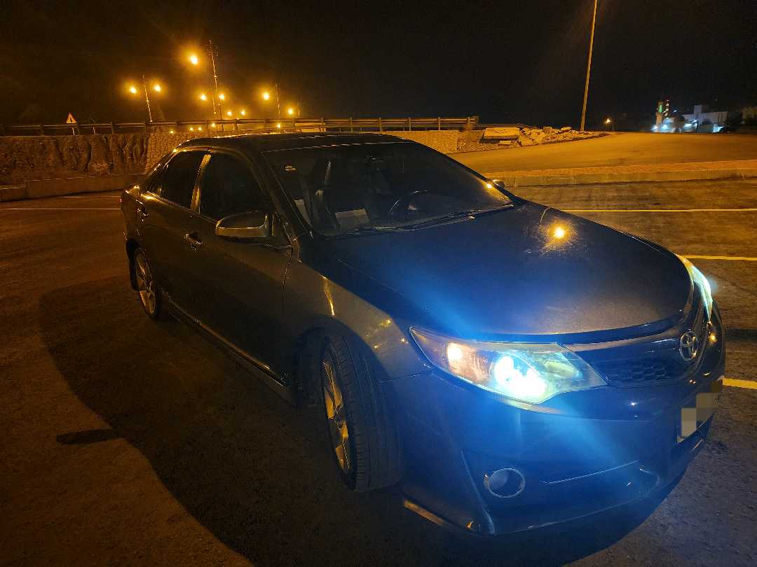 Car Image 2013 TOYOTA CAMRY SE