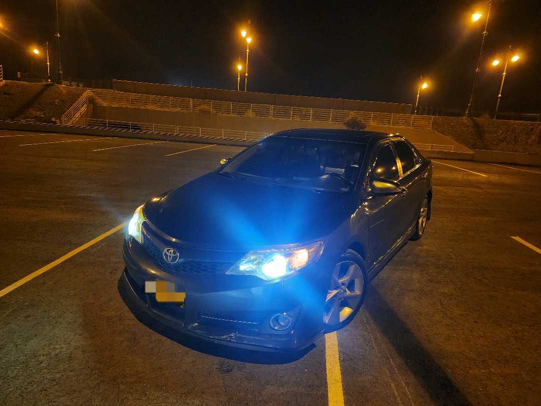 Car Image 2013 TOYOTA CAMRY SE