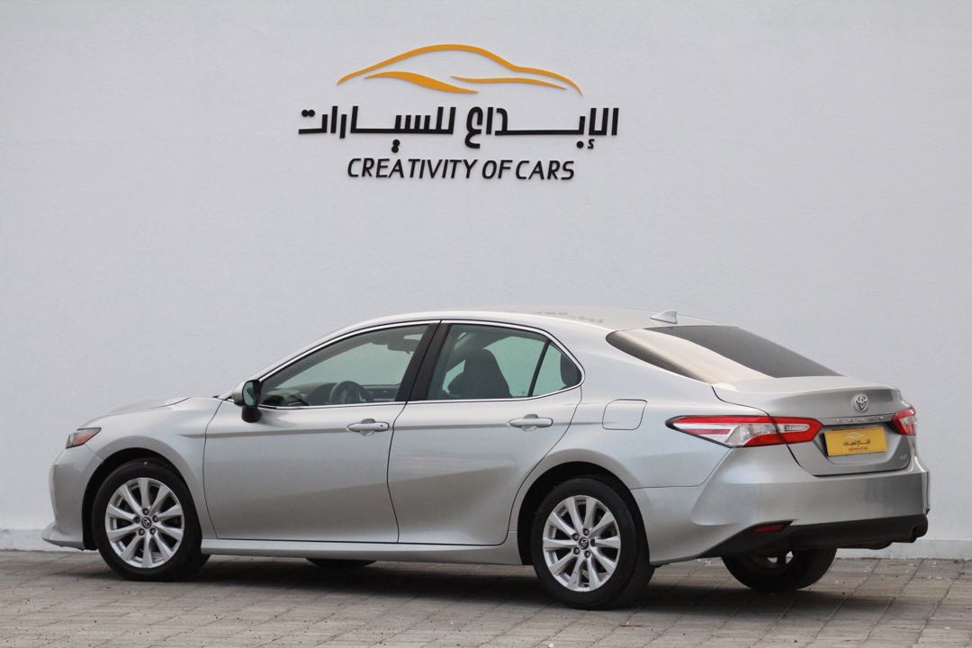 Car Image 2019 TOYOTA CAMRY LE