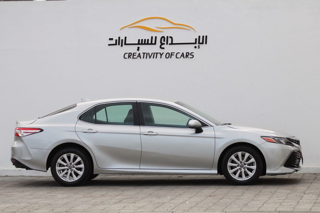 Car Image 2019 TOYOTA CAMRY LE