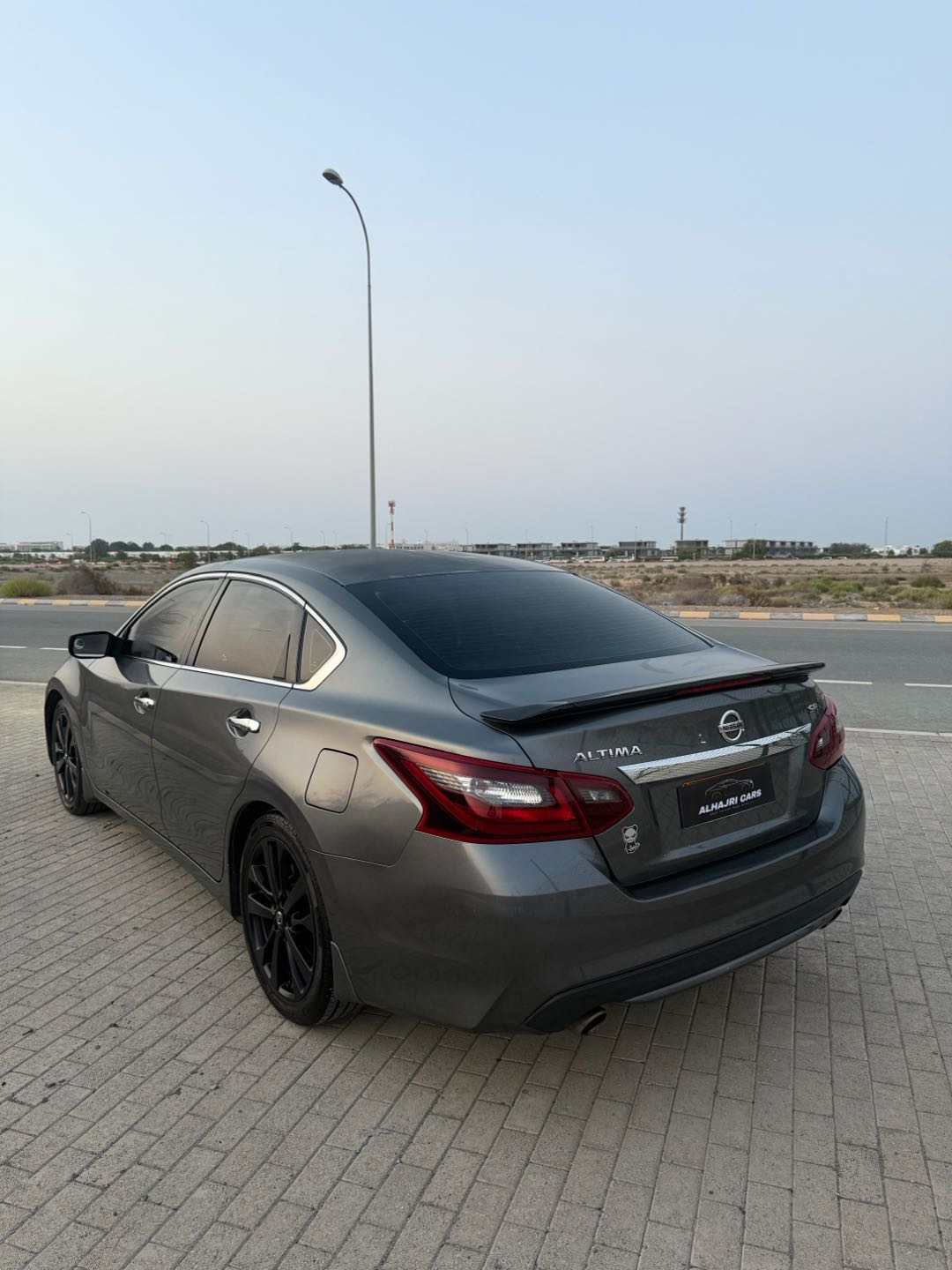 Car Image 2017 NISSAN ALTIMA SR