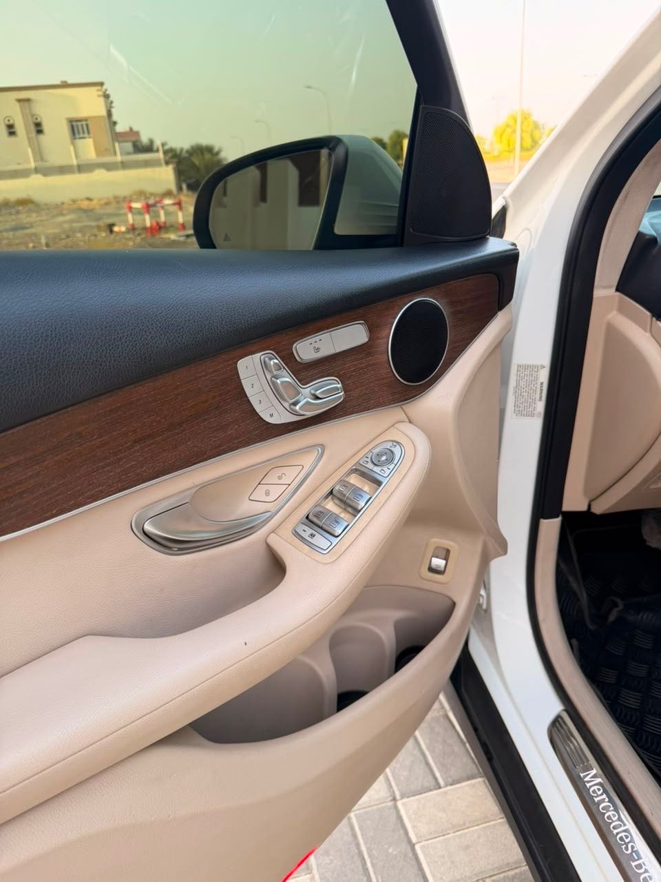 Car Image 2020 MERCEDES GLC CLASS 300