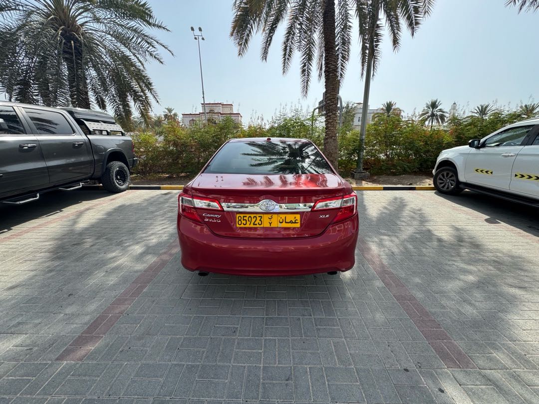 Car Image 2012 TOYOTA CAMRY XLE