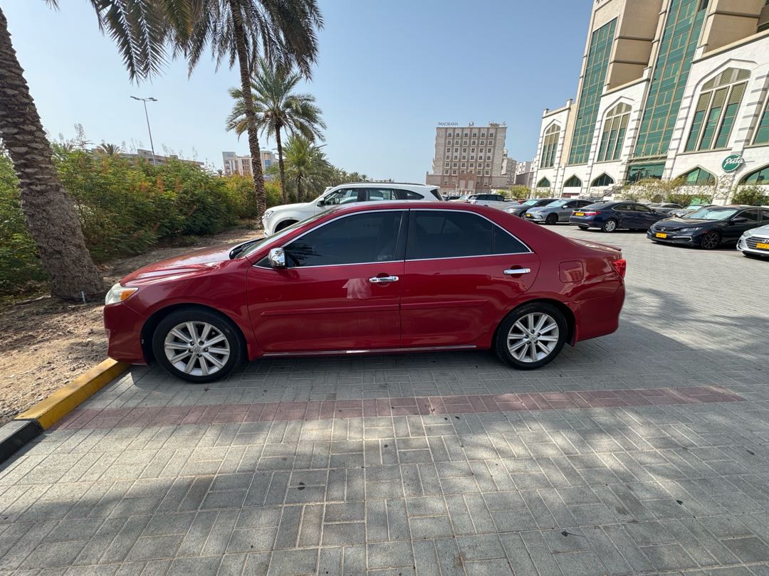 Car Image 2012 TOYOTA CAMRY XLE