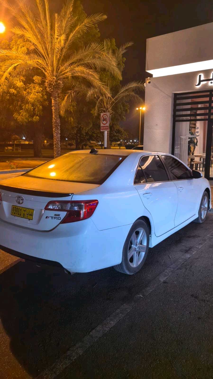 Car Image 2012 TOYOTA CAMRY LE