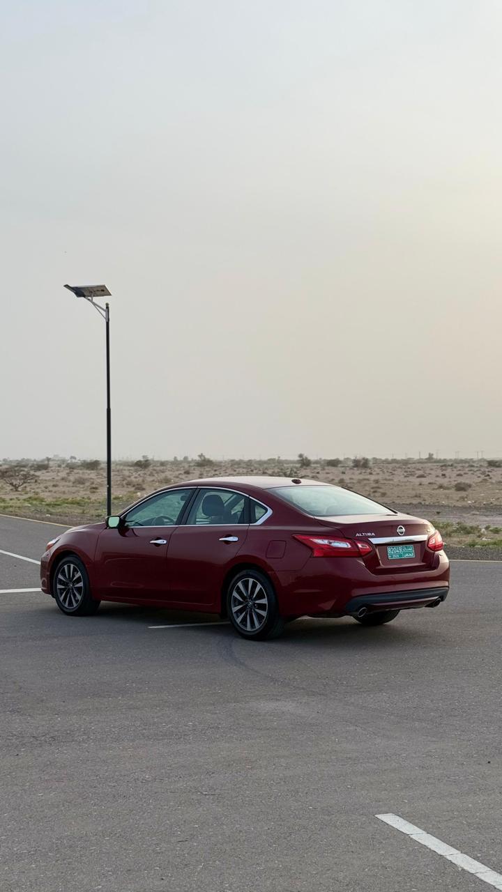 Car Image 2017 NISSAN ALTIMA SV