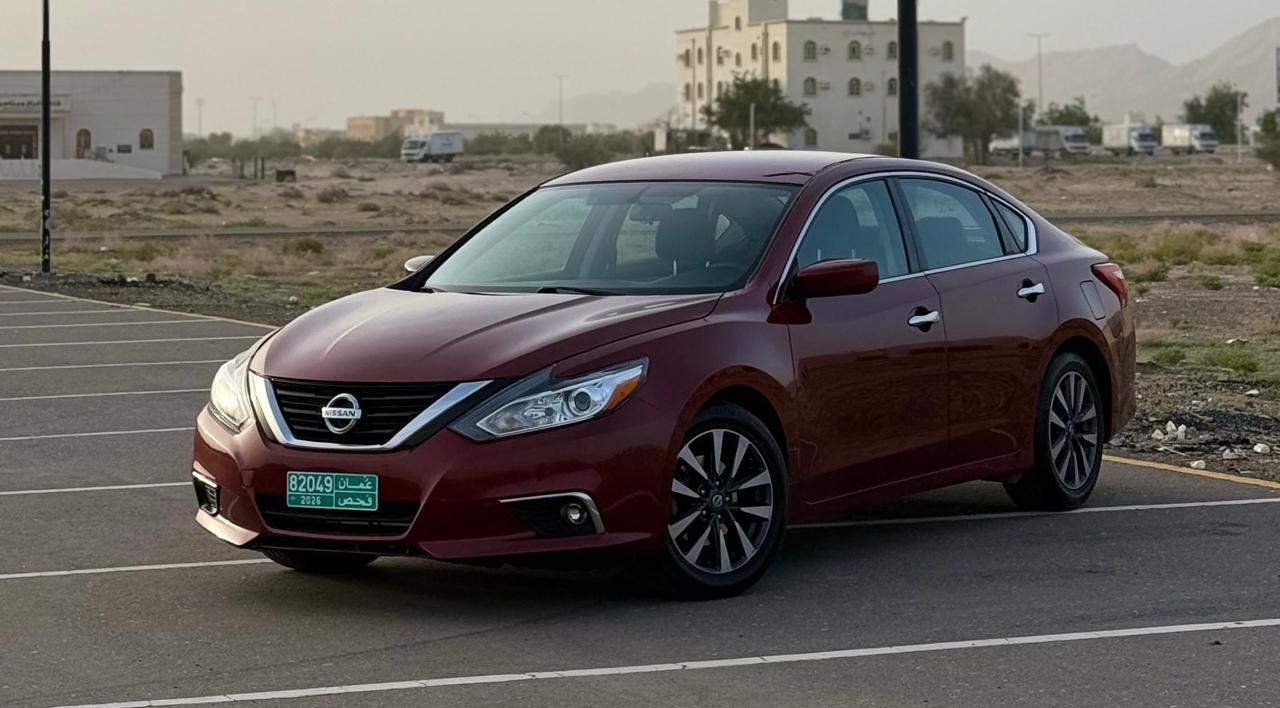 Car Image 2017 NISSAN ALTIMA SV