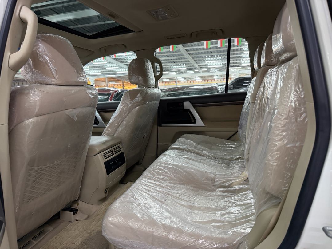 Car Image 2019 TOYOTA LAND CRUISER GX.R