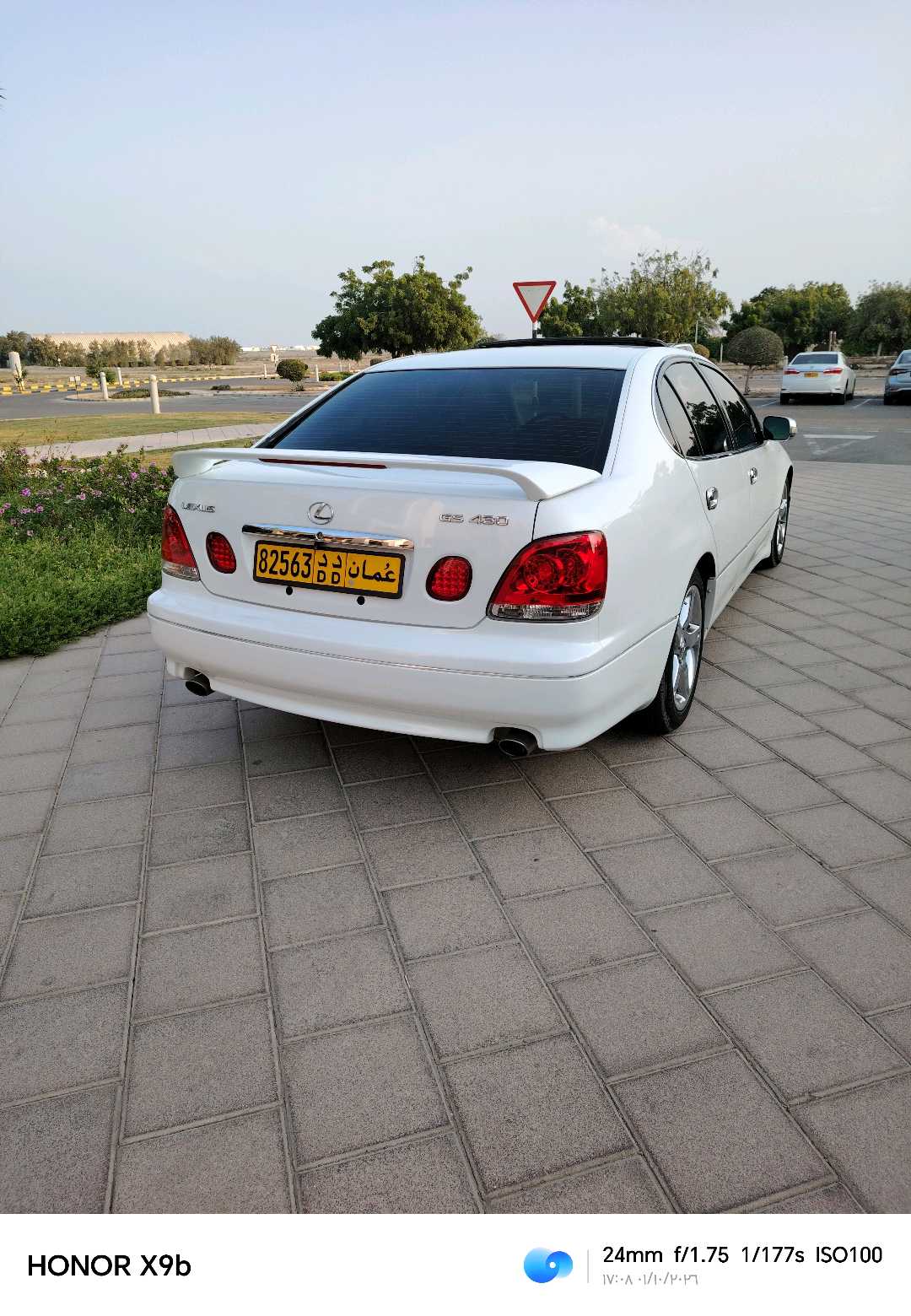 Car Image 2001 LEXUS GS 430