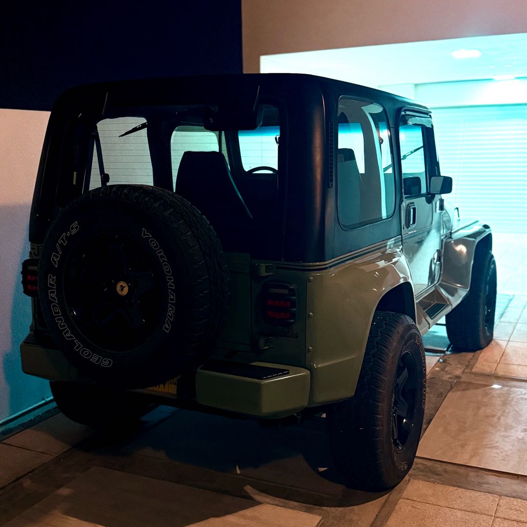 Car Image 1995 JEEP WRANGLER YJ