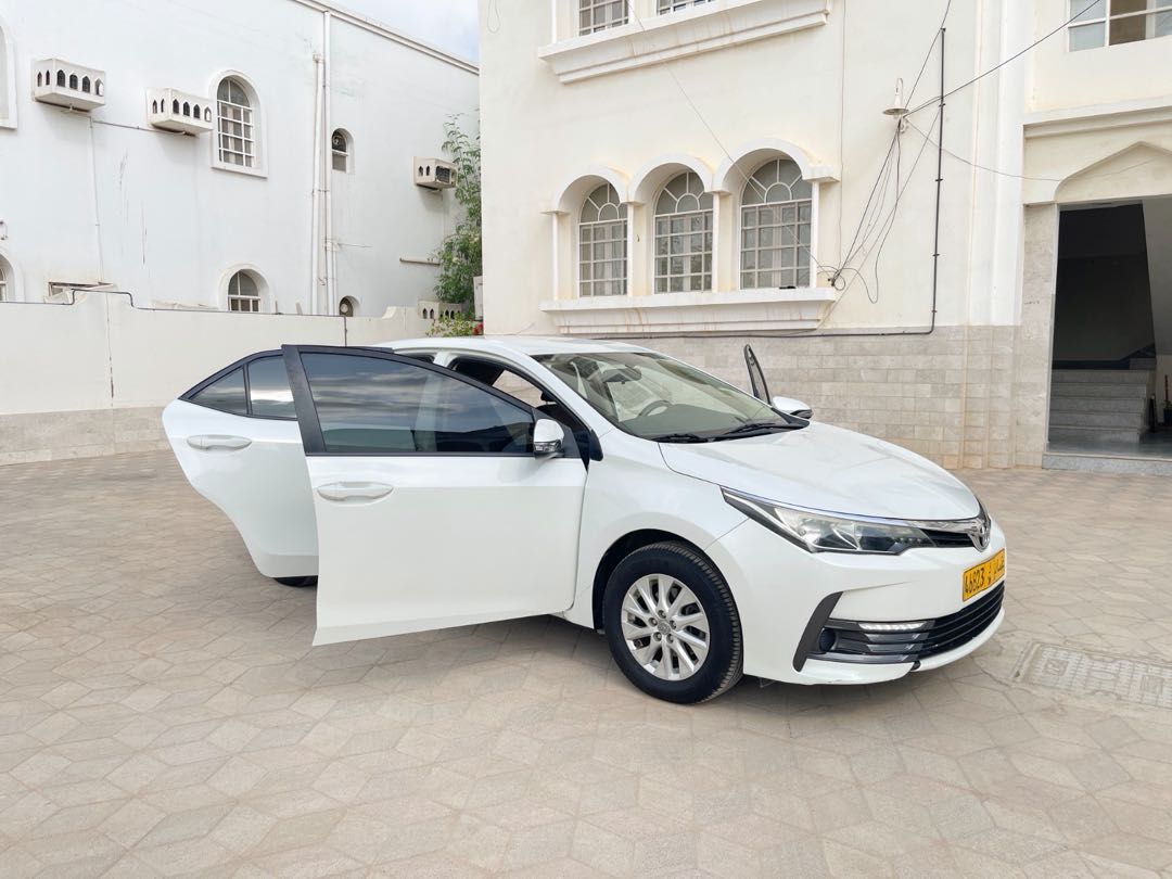 Car Image 2017 TOYOTA COROLLA XLI