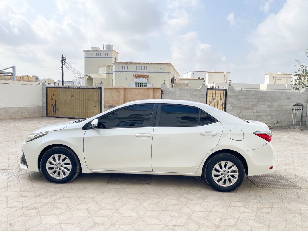 Car Image 2017 TOYOTA COROLLA XLI