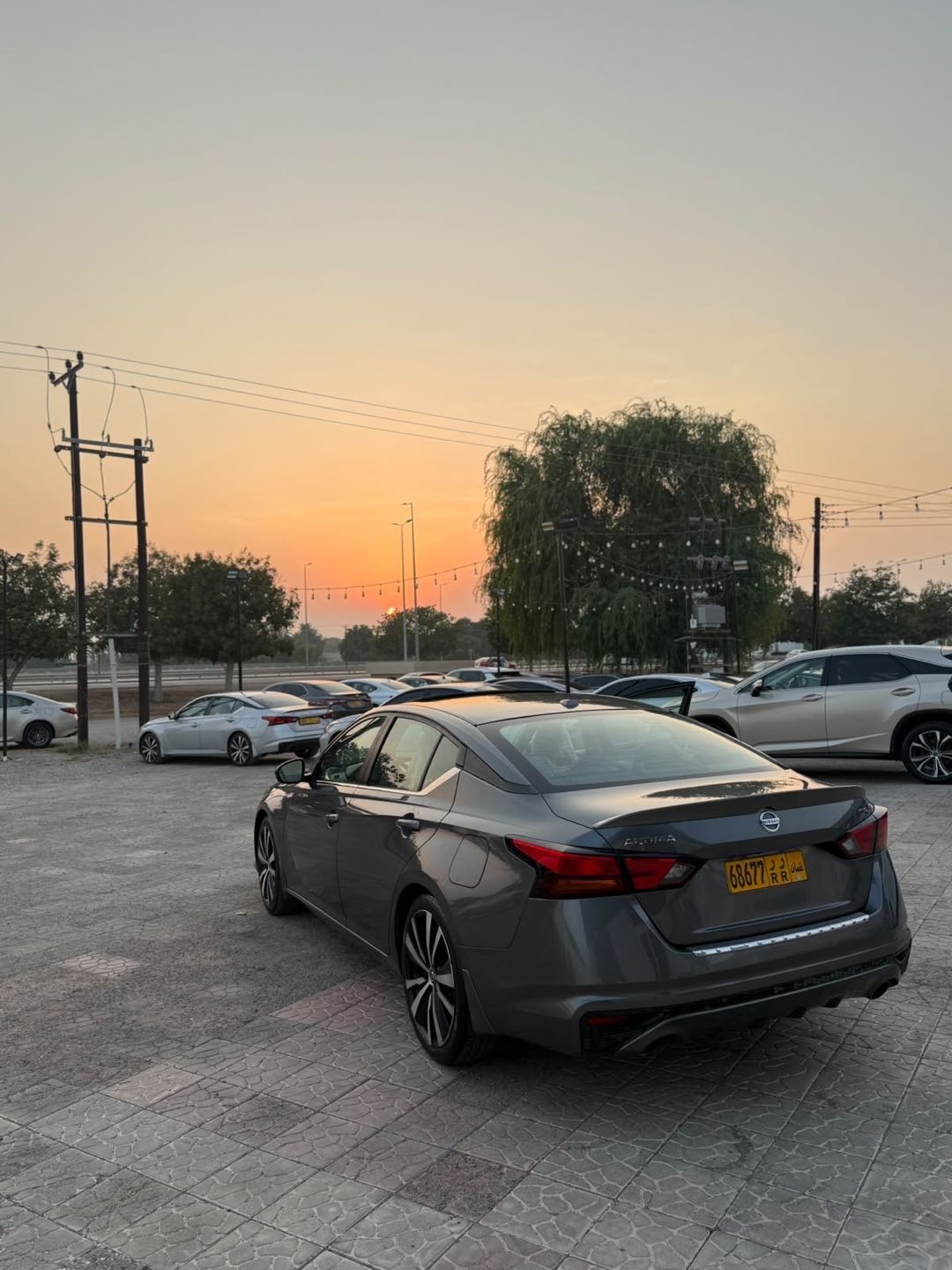 Car Image 2019 NISSAN ALTIMA SR