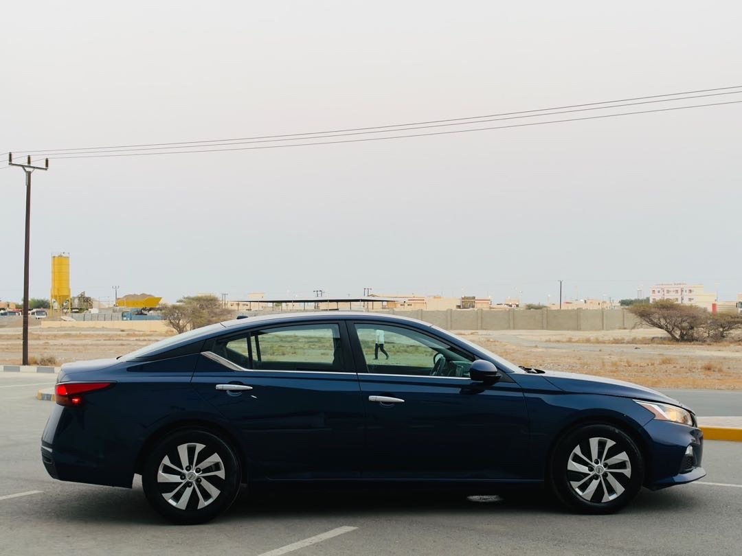 Car Image 2019 NISSAN ALTIMA S
