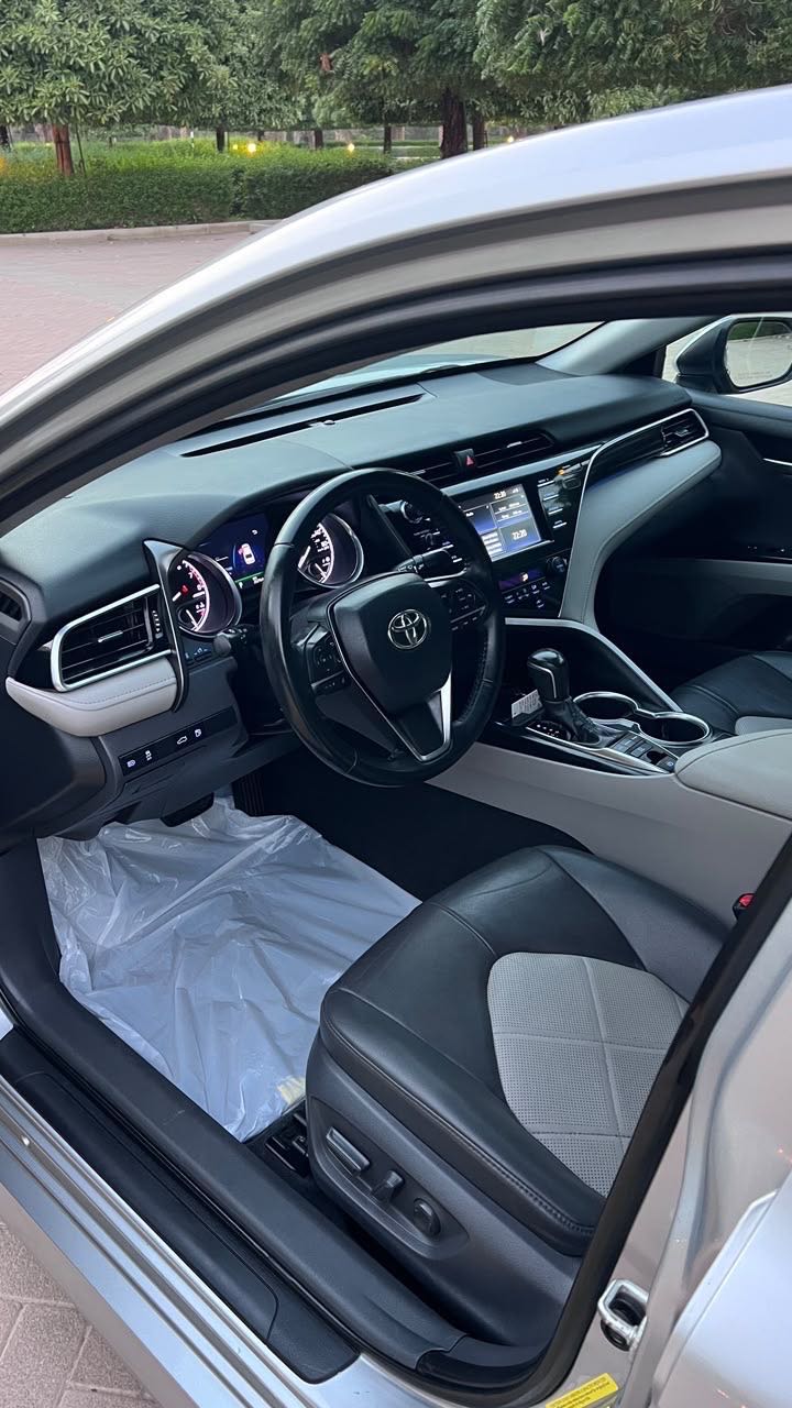 Car Image 2018 TOYOTA CAMRY XLE