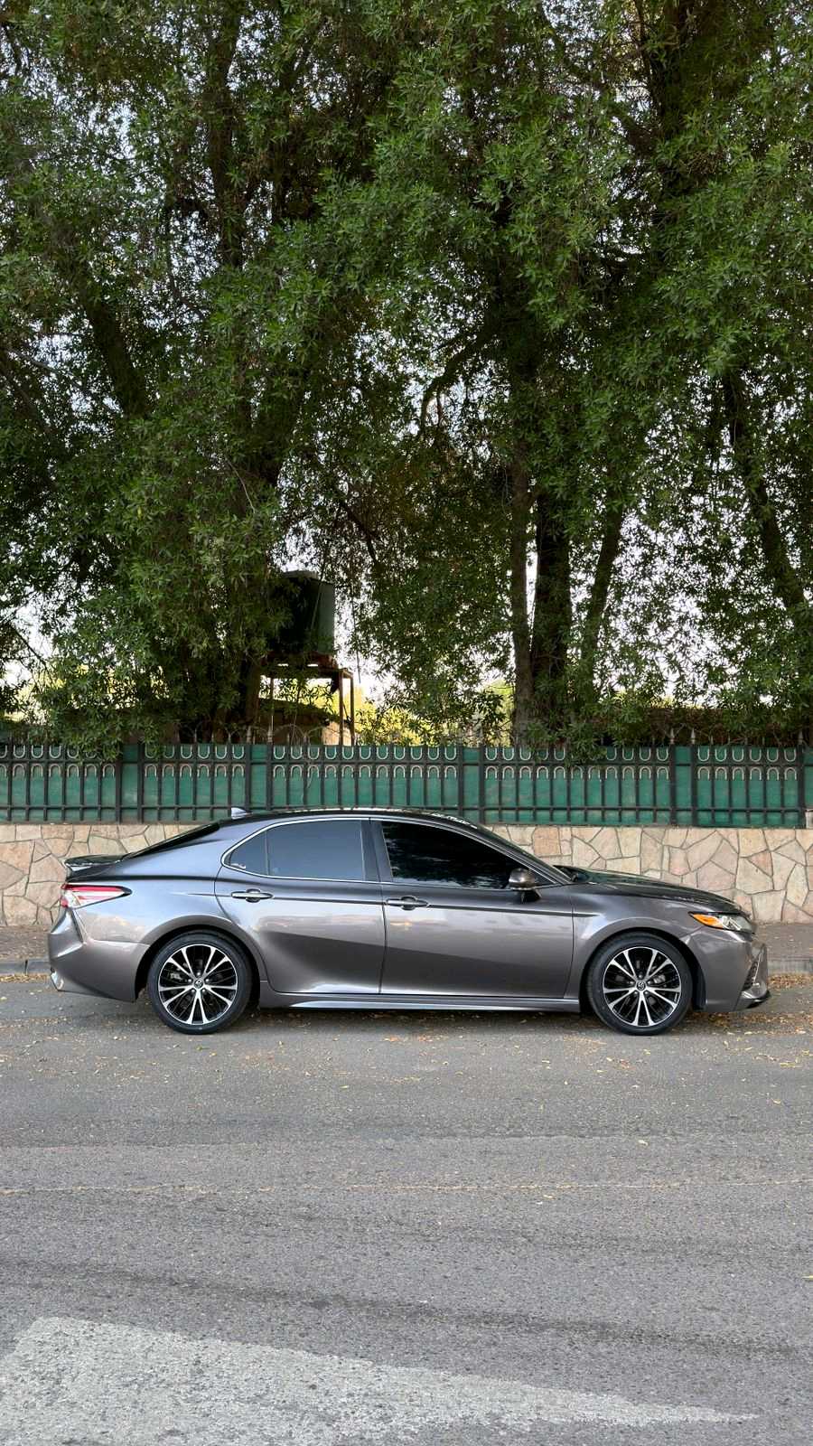 Car Image 2019 TOYOTA CAMRY SE