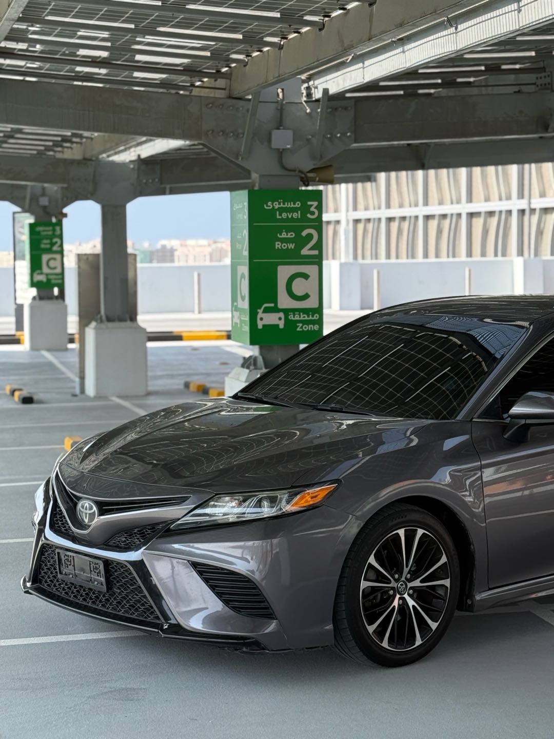 Car Image 2018 TOYOTA CAMRY SE