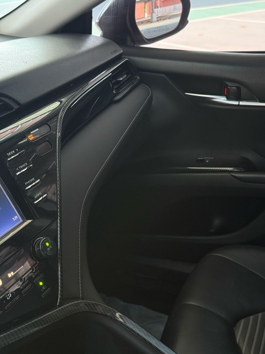 Car Image 2018 TOYOTA CAMRY SE