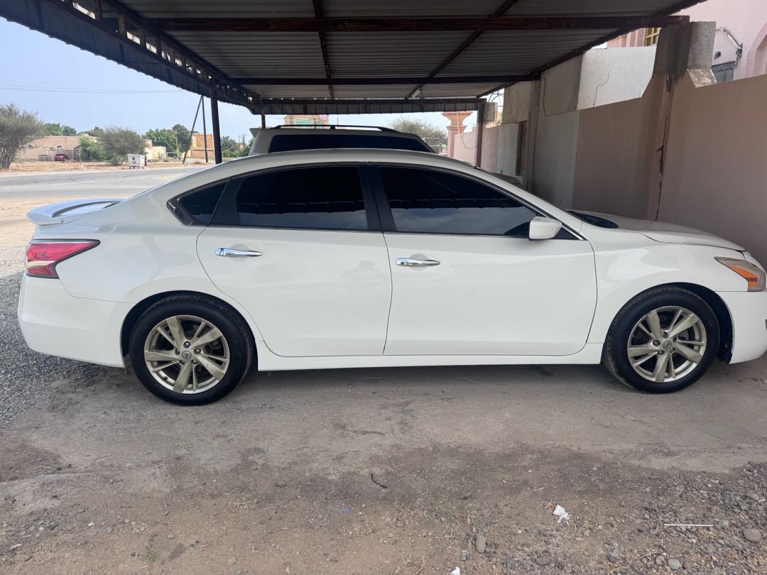 Car Image 2015 NISSAN ALTIMA S