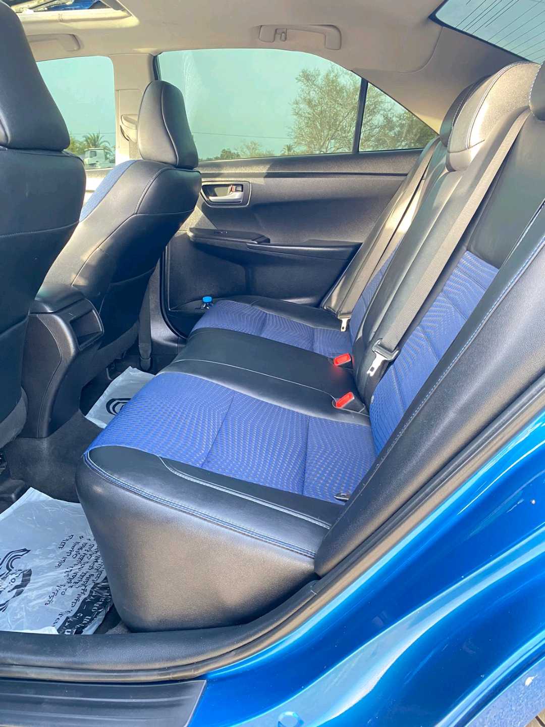 Car Image 2016 TOYOTA CAMRY SE