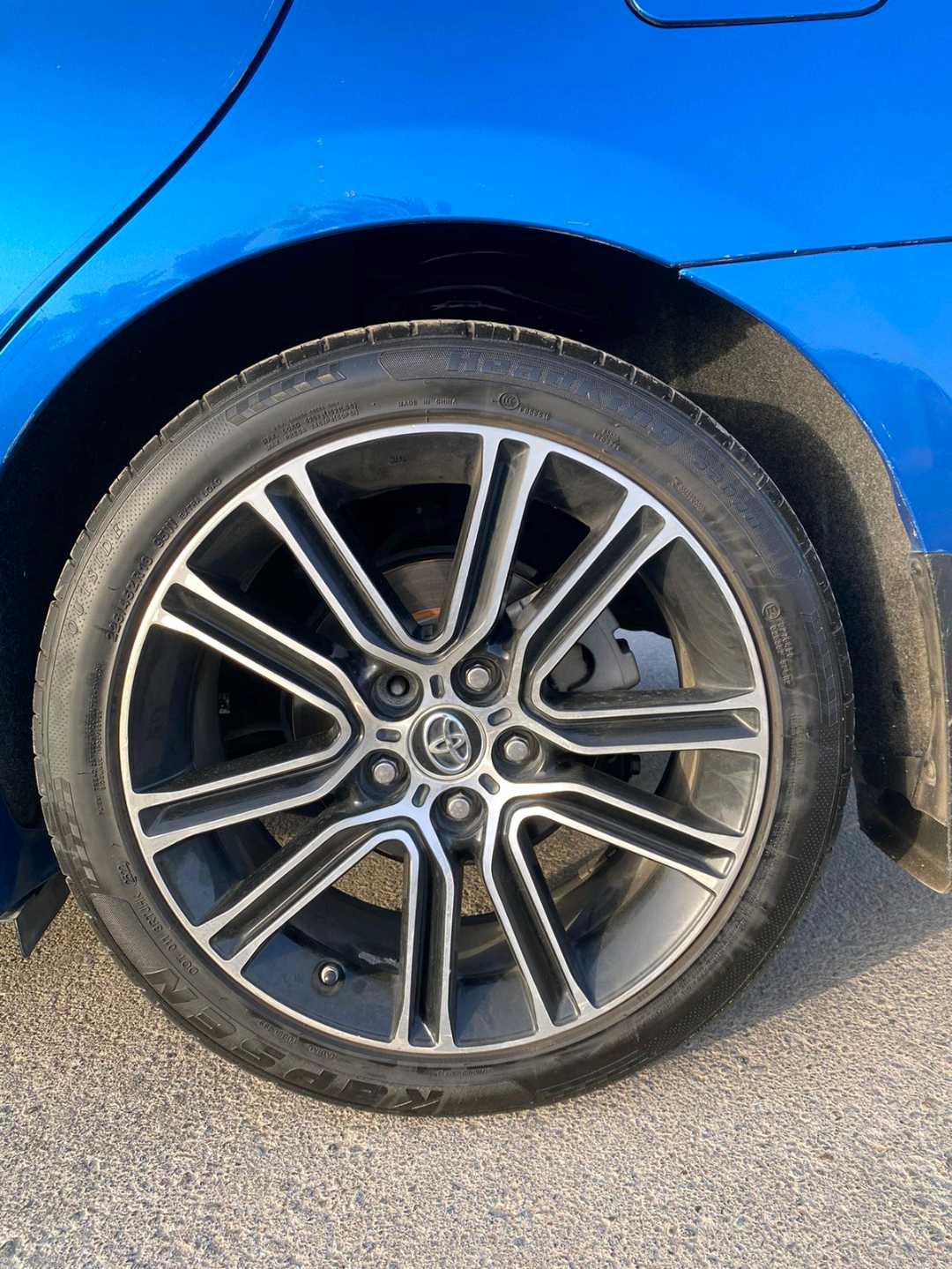 Car Image 2016 TOYOTA CAMRY SE