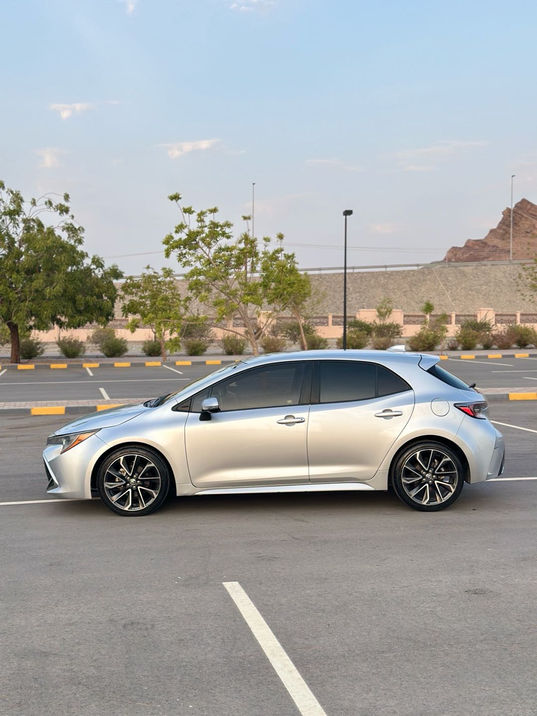 Car Image 2019 TOYOTA COROLLA XSE