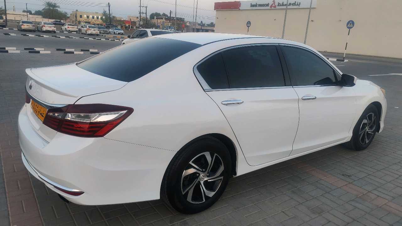 Car Image 2017 HONDA ACCORD VTi-L