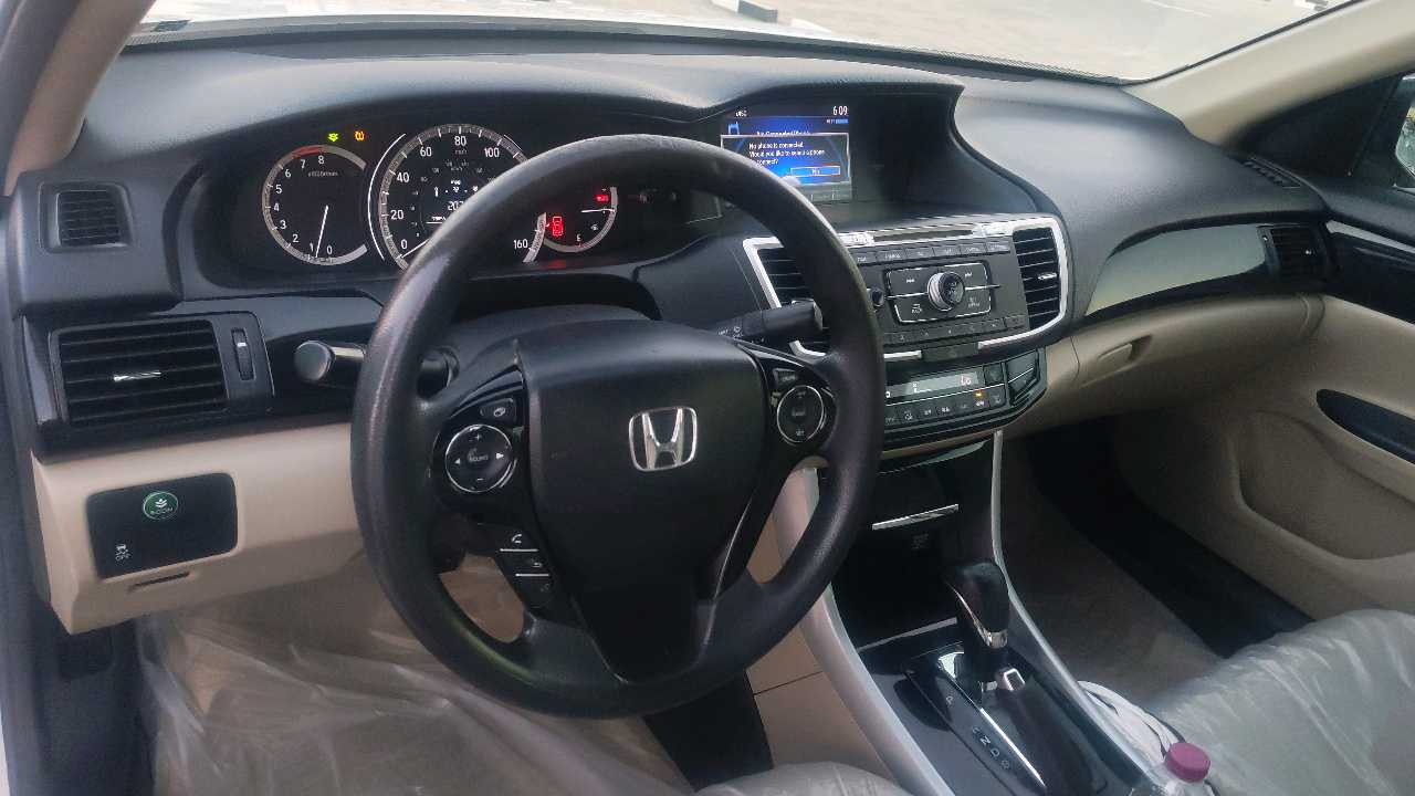 Car Image 2017 HONDA ACCORD VTi-L