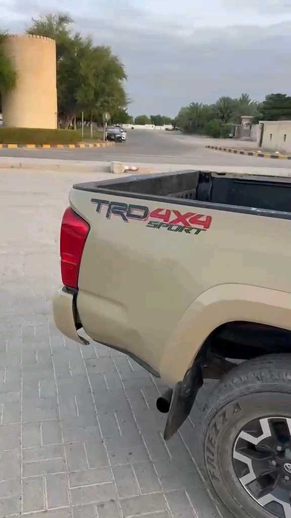 Car Image 2017 TOYOTA TACOMA TRD Sport