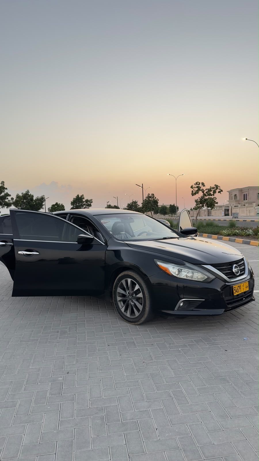 Car Image 2018 NISSAN ALTIMA SR