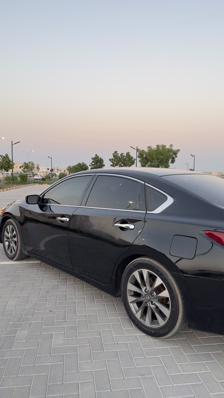 Car Image 2018 NISSAN ALTIMA SR