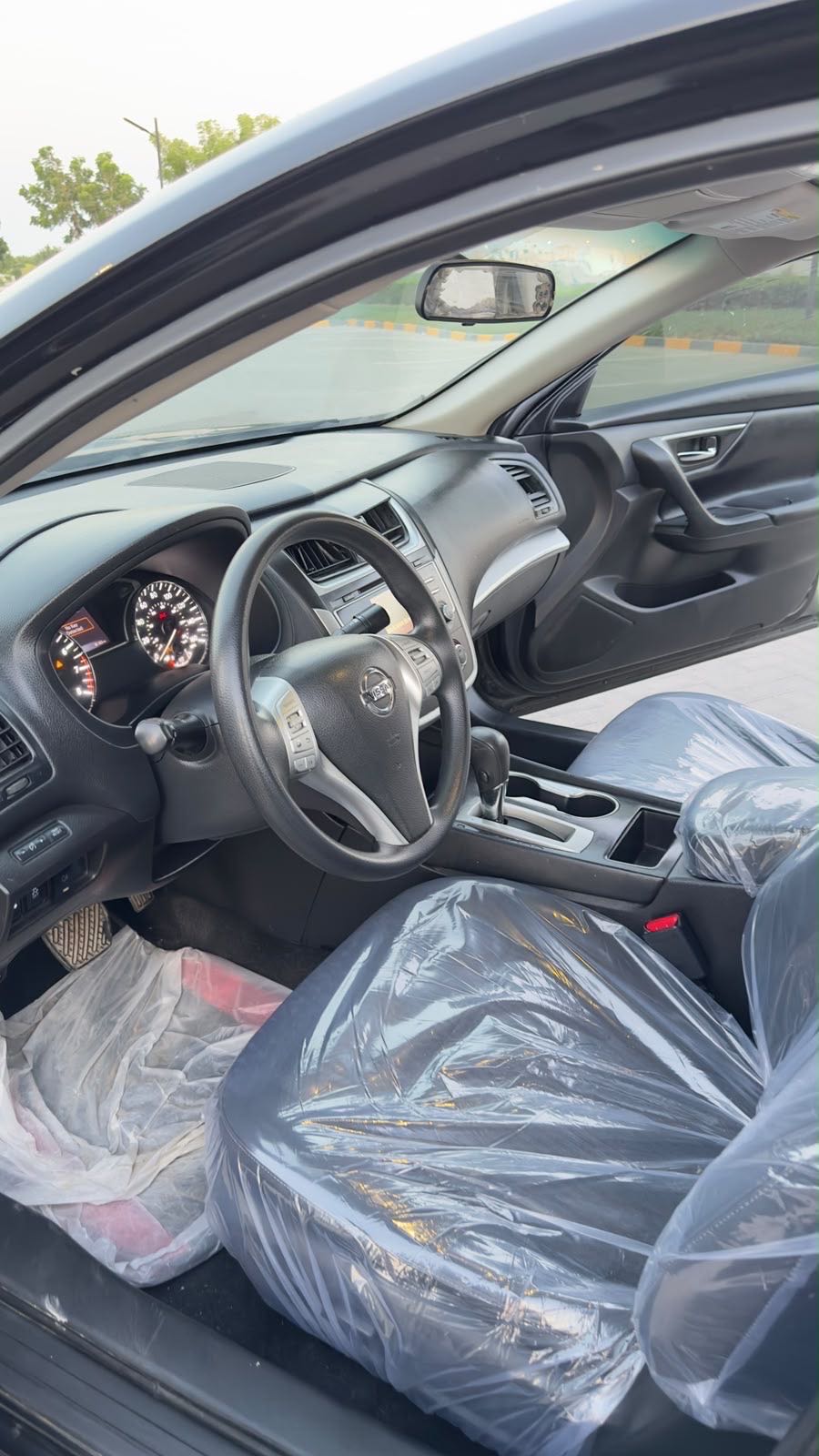 Car Image 2018 NISSAN ALTIMA SR