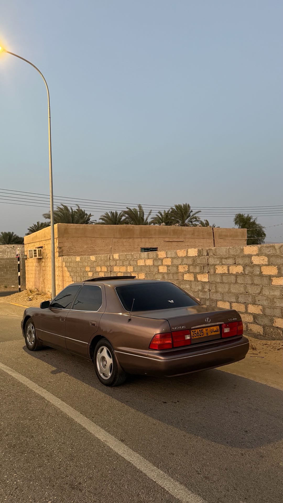 Car Image 1999 LEXUS LS 400