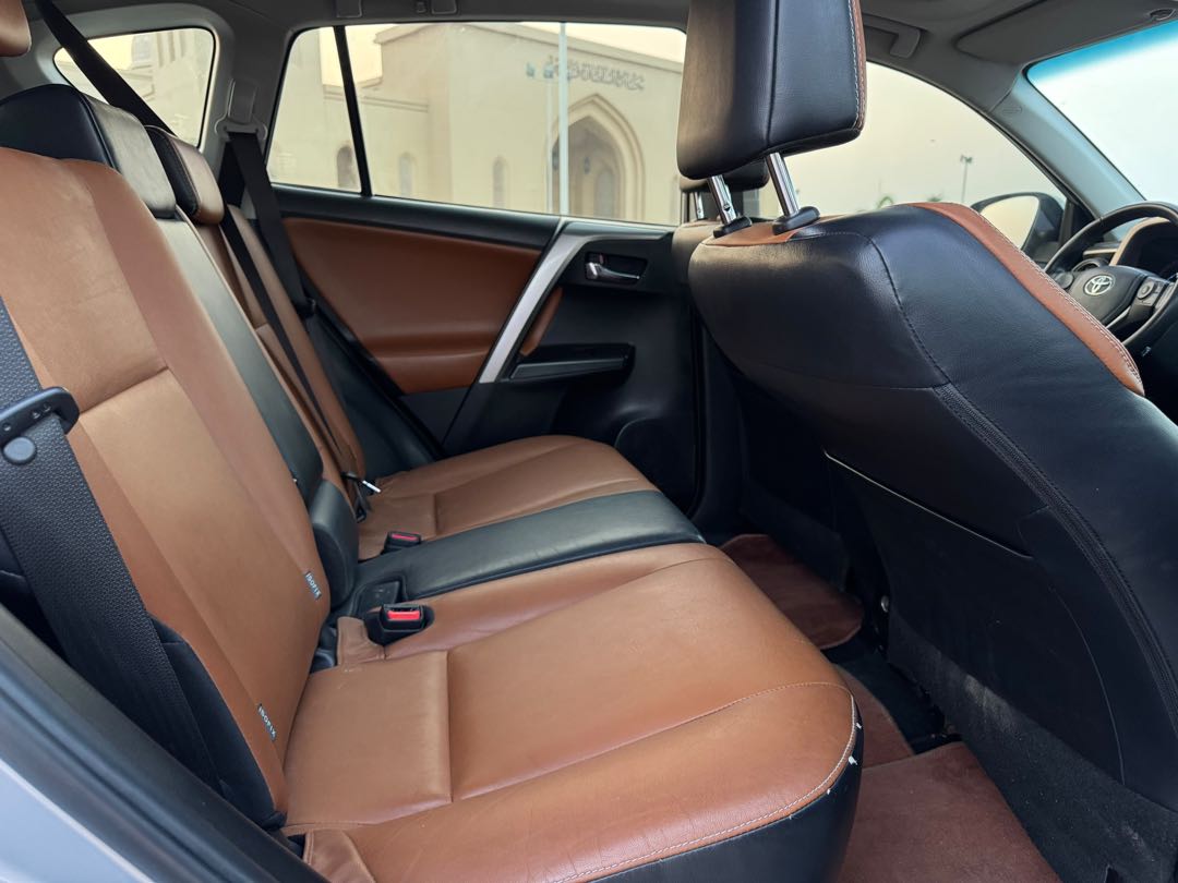 Car Image 2018 TOYOTA RAV4 VXR