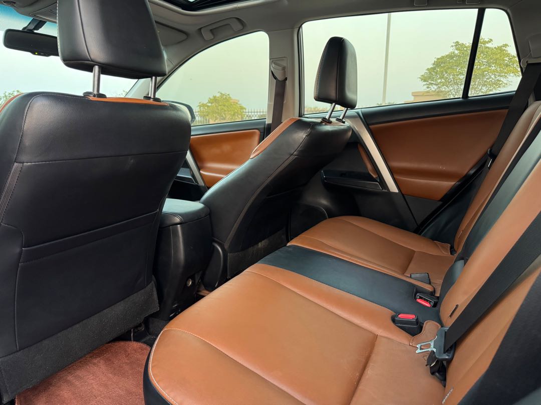 Car Image 2018 TOYOTA RAV4 VXR