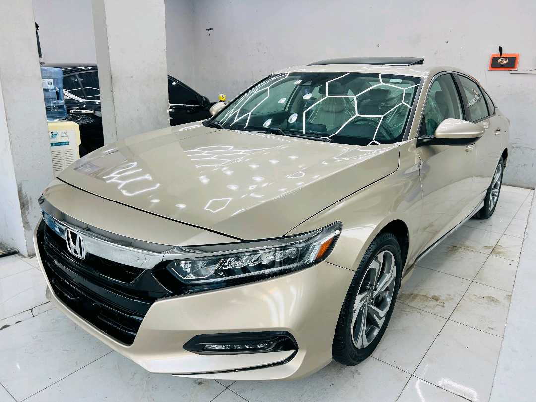 Car Image 2018 HONDA ACCORD EXL