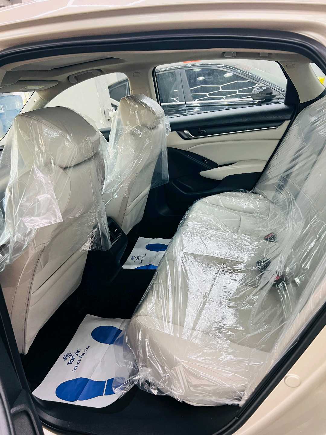Car Image 2018 HONDA ACCORD EXL