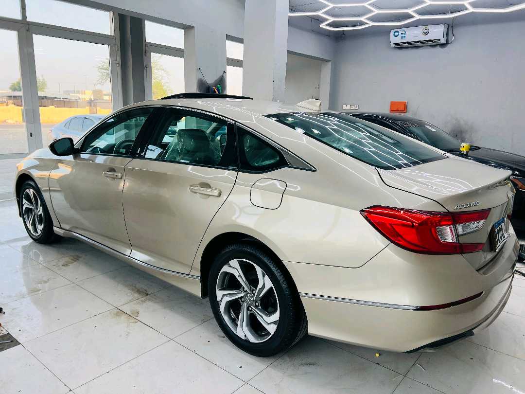 Car Image 2018 HONDA ACCORD EXL