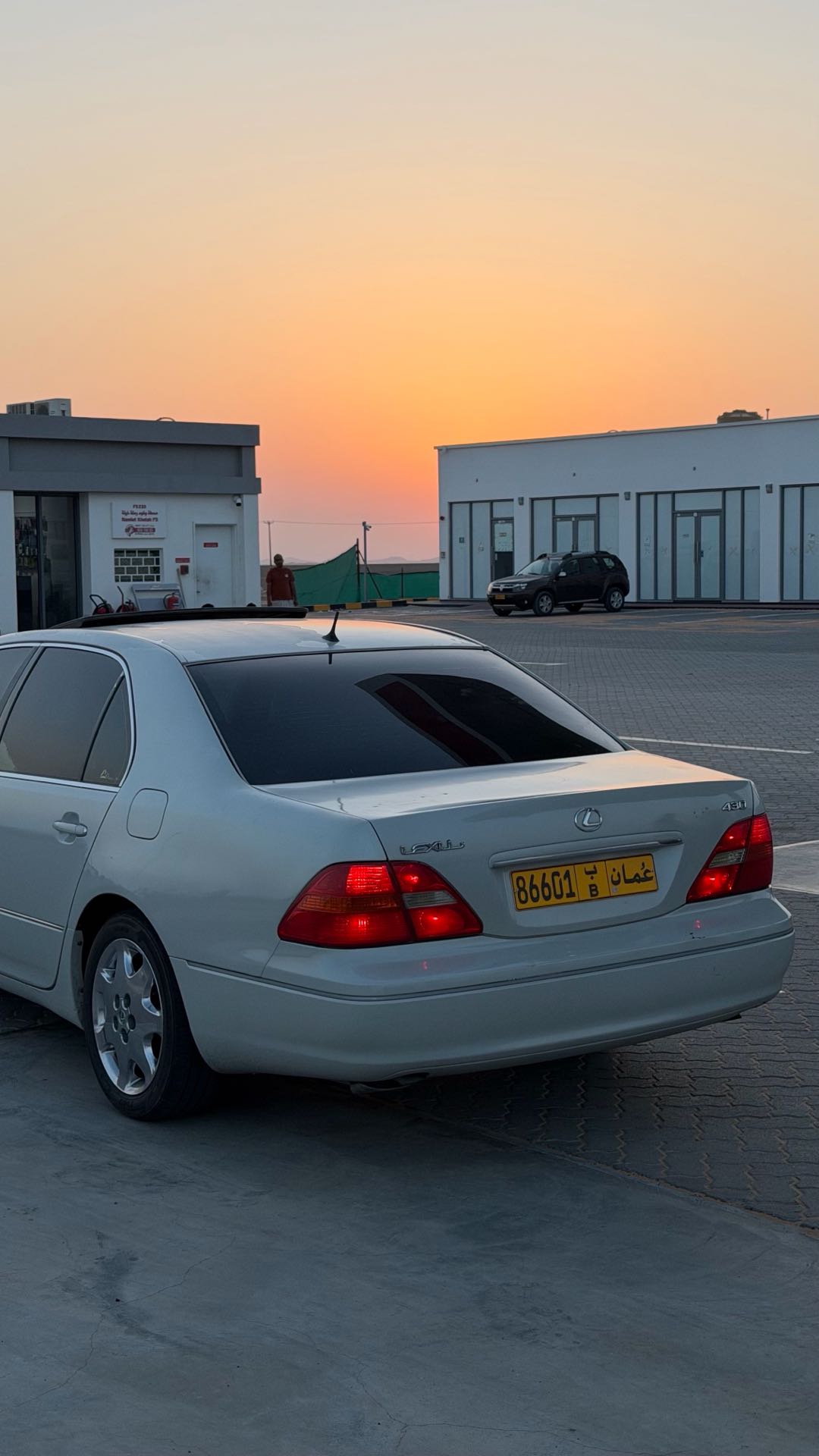 Car Image 2002 LEXUS LS 430
