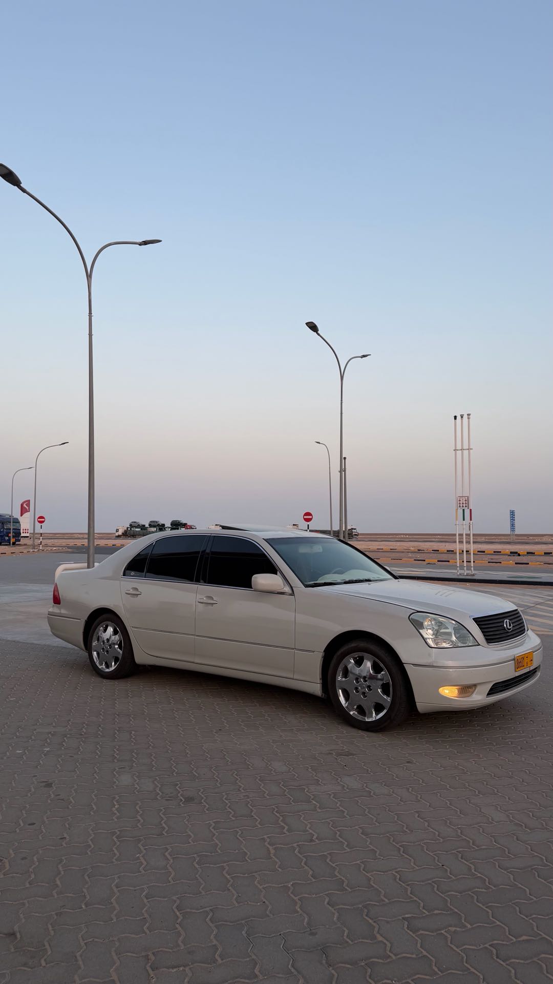 Car Image 2002 LEXUS LS 430