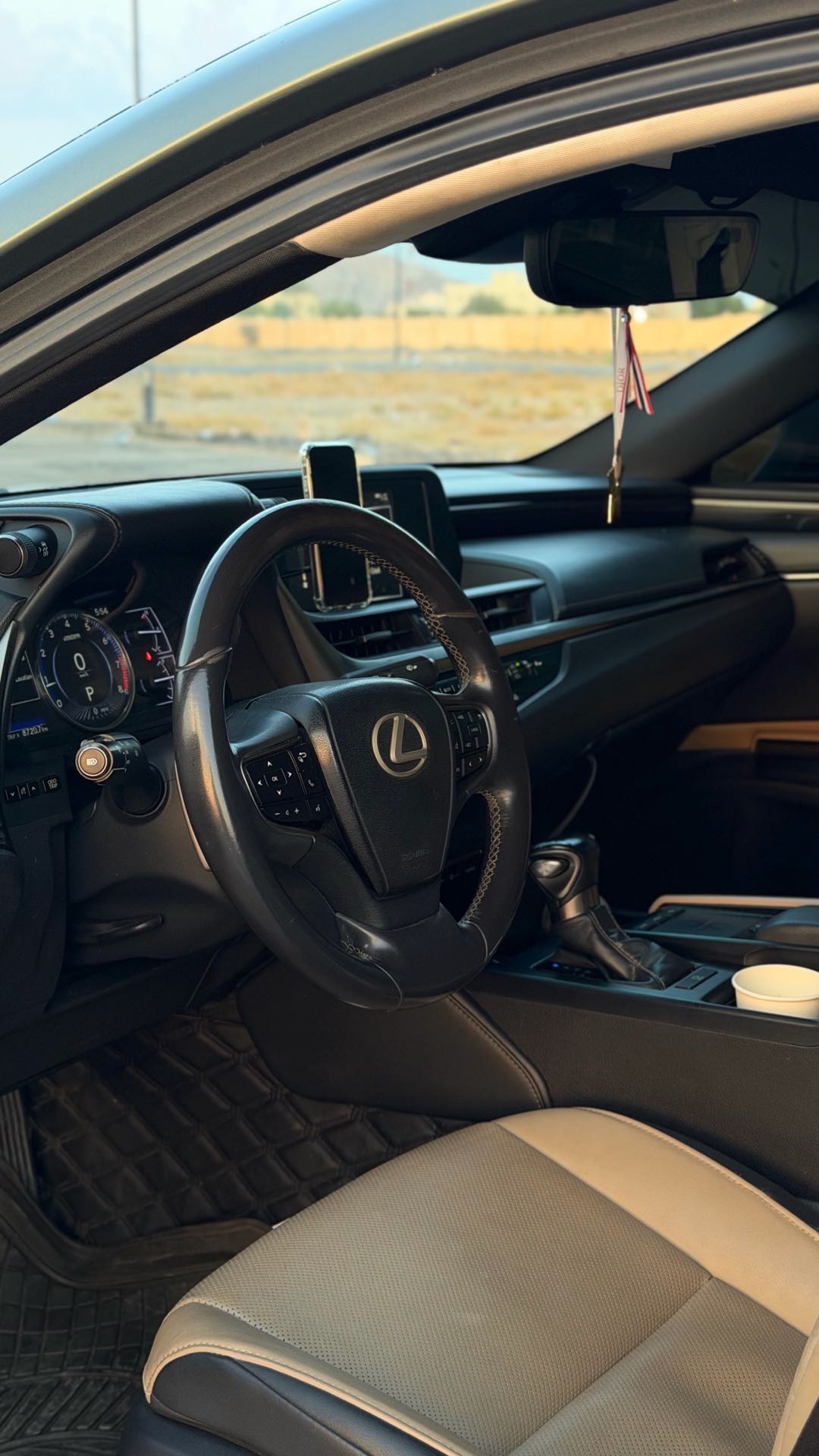 Car Image 2019 LEXUS ES 350