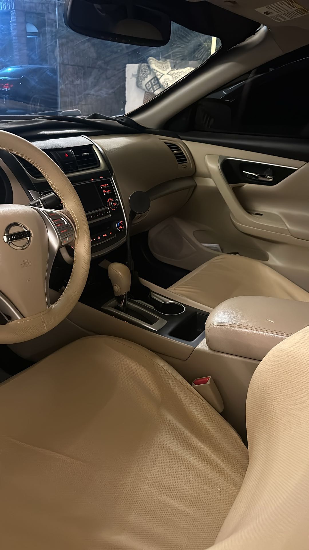 Car Image 2017 NISSAN ALTIMA SV