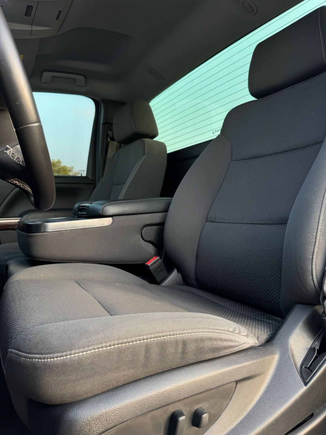 Car Image 2018 GMC SIERRA SLT