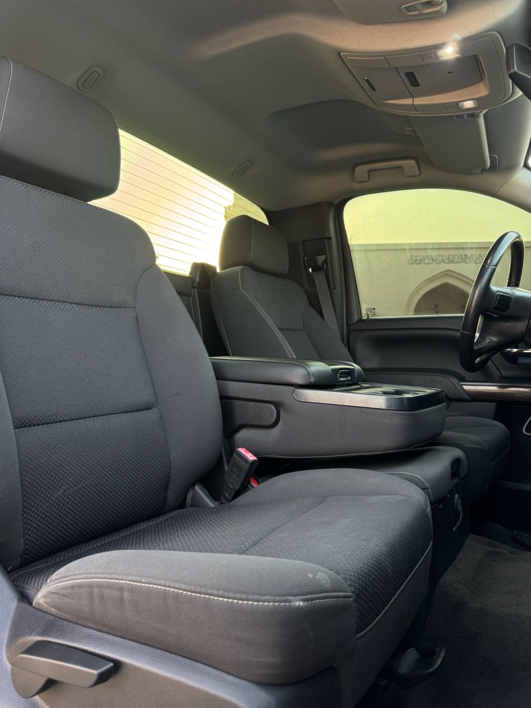 Car Image 2018 GMC SIERRA SLT
