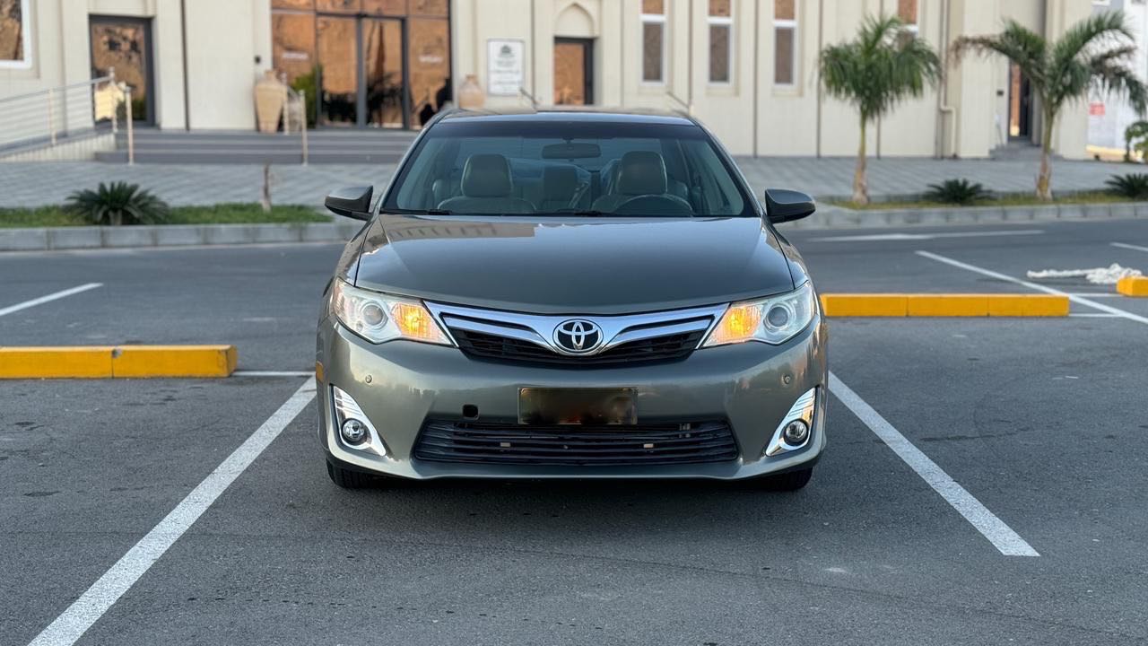 Car Image 2012 TOYOTA CAMRY LE