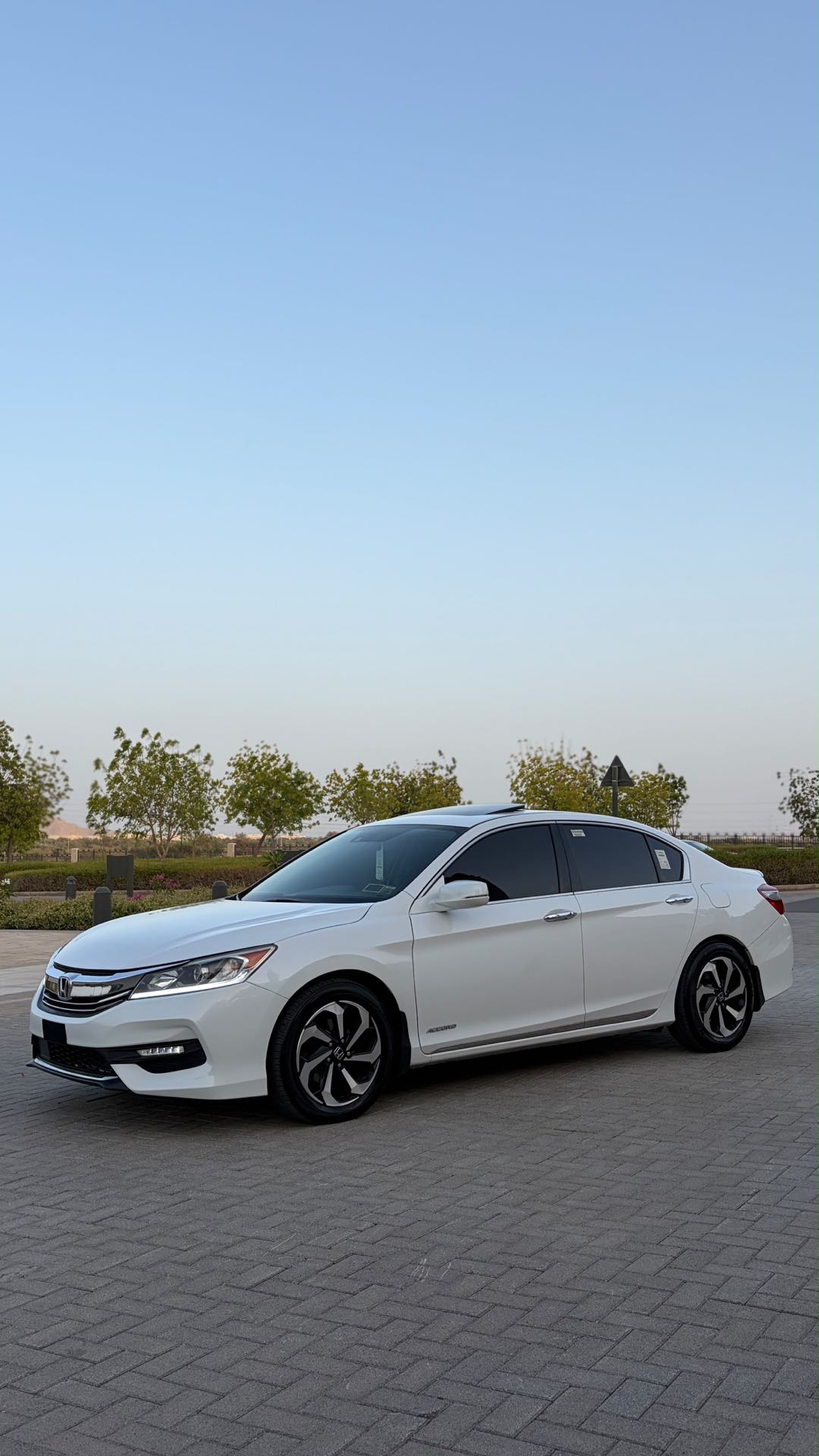 Car Image 2016 HONDA ACCORD TOURING