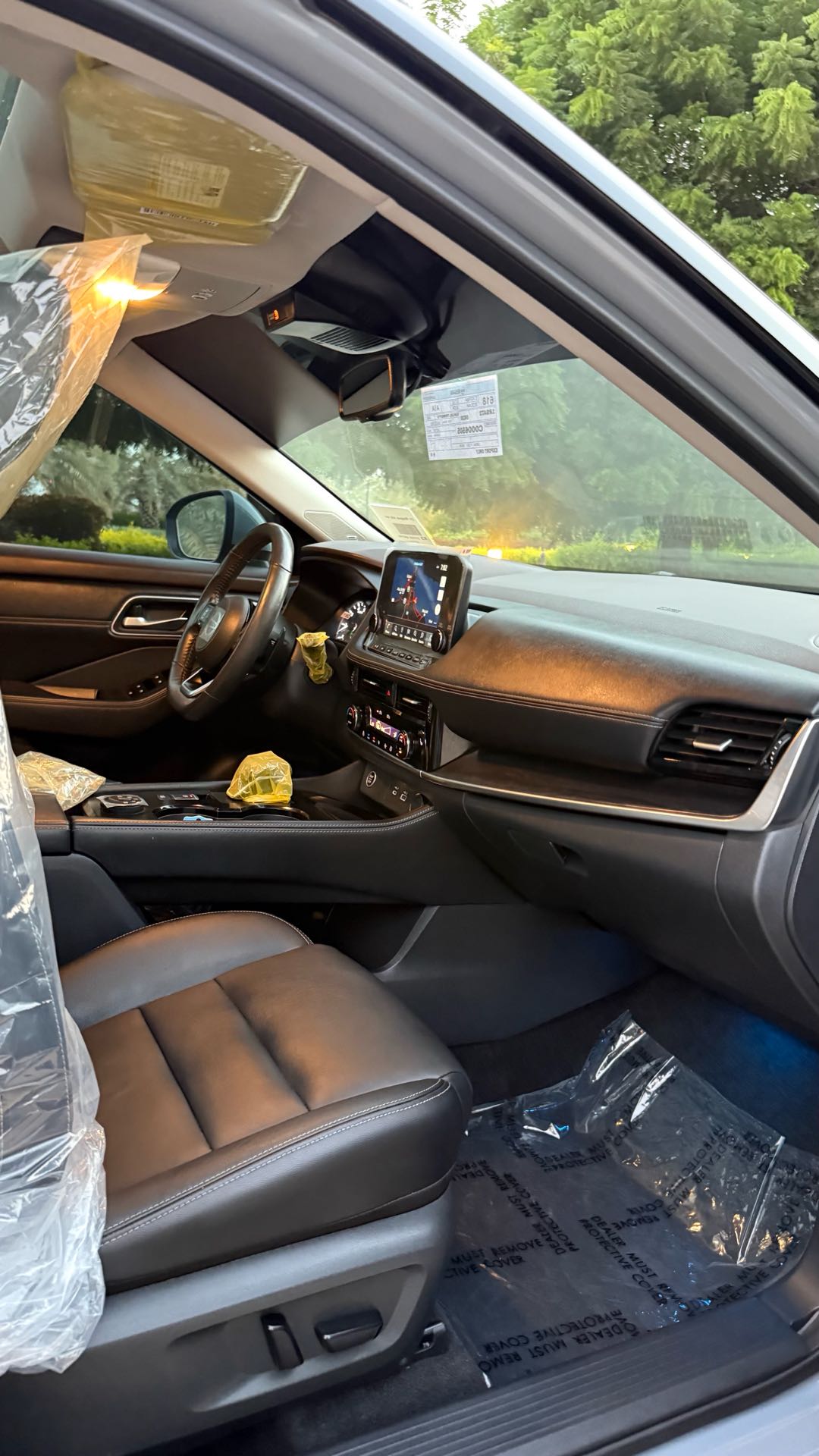 Car Image 2021 NISSAN ROGUE Platinum