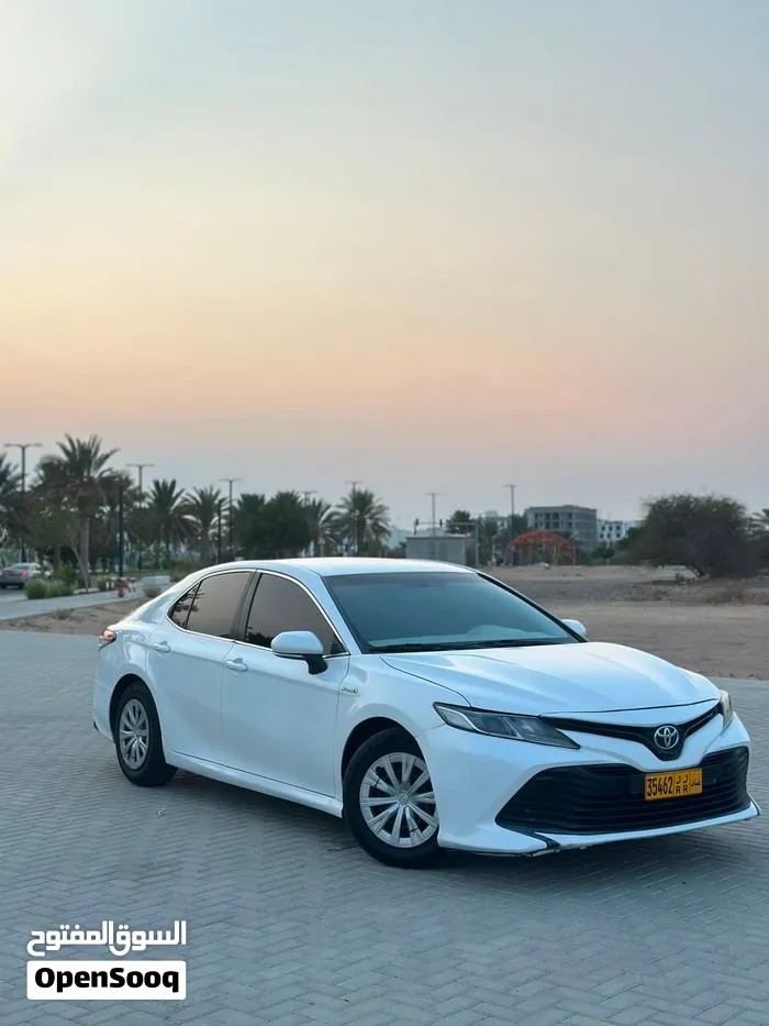 Car Image 2018 TOYOTA CAMRY LE