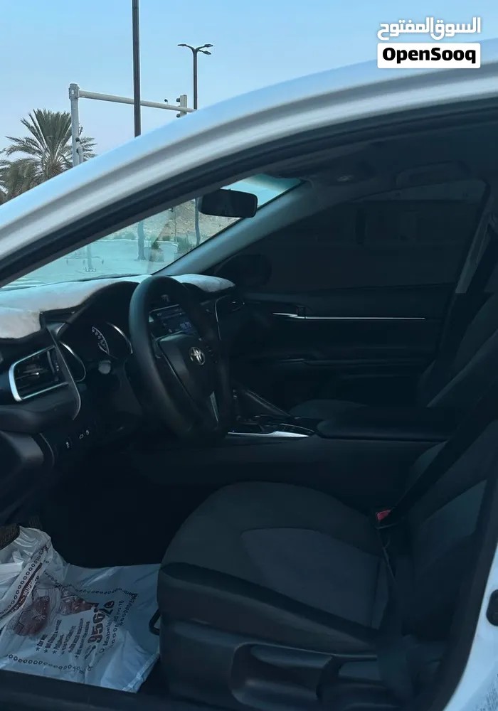Car Image 2018 TOYOTA CAMRY LE
